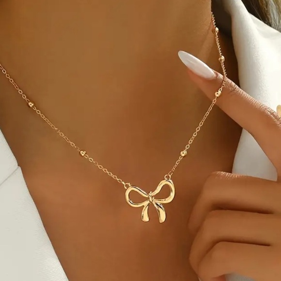 Jewelry - SOLD Bow Pendant Necklace